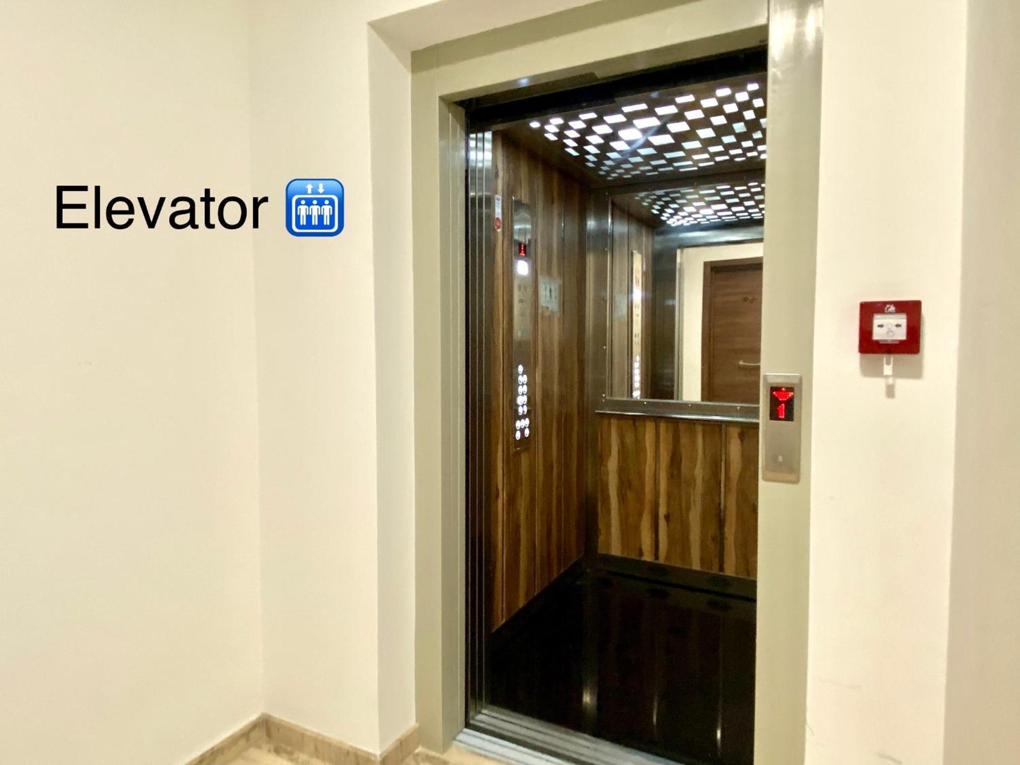 Central Private En-Suite With Balcony In Shared Residence Pietà Exterior foto