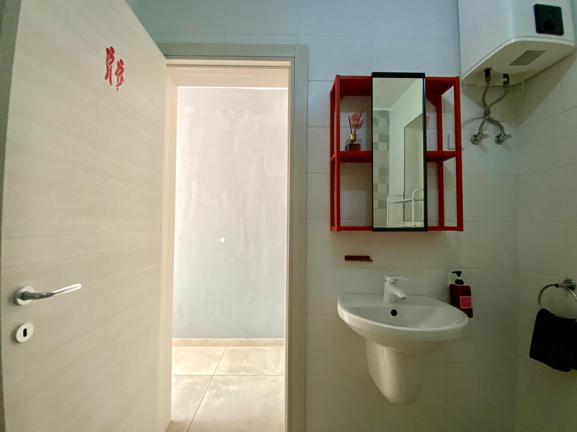 Central Private En-Suite With Balcony In Shared Residence Pietà Exterior foto